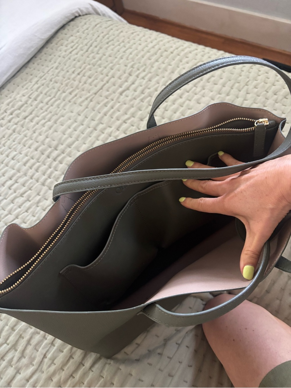 Quince Adeline Leather Women's Olive Green Shopper Tote - Classic Everyday Carry - Picture 5 of 14